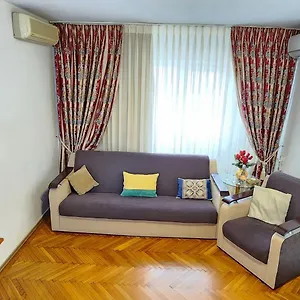 Atlas Romana De Lux Apartament Bucureşti