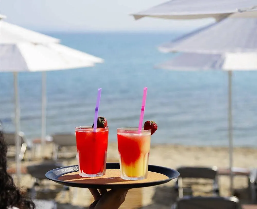 Ostria Sea Side Hotel Hanioti 4*,